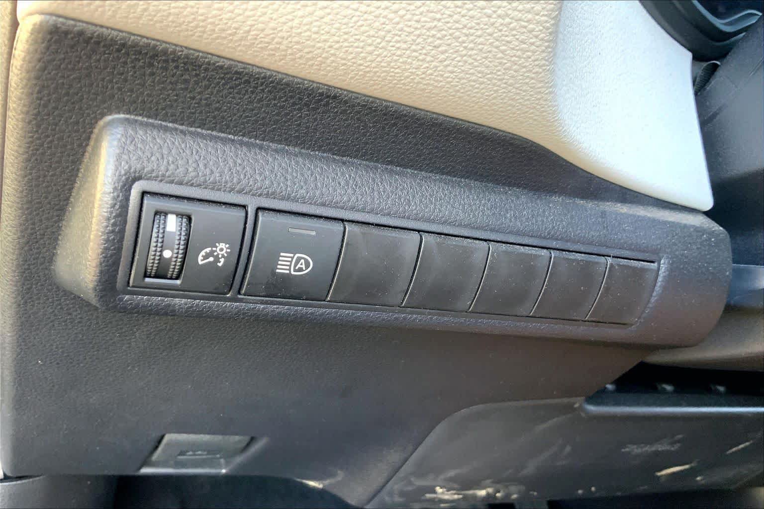 Used 2026 Toyota Corolla SE FWD image 33