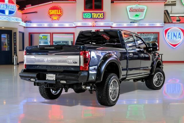 Used 2019 Ford F250 Platinum w/ Platinum Ultimate Package image 3
