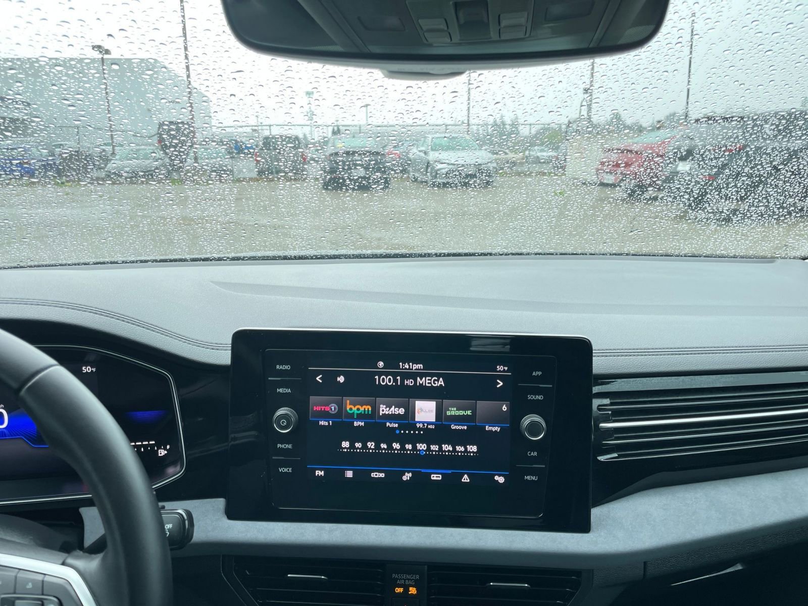 Used 2025 Volkswagen Jetta SE image 34