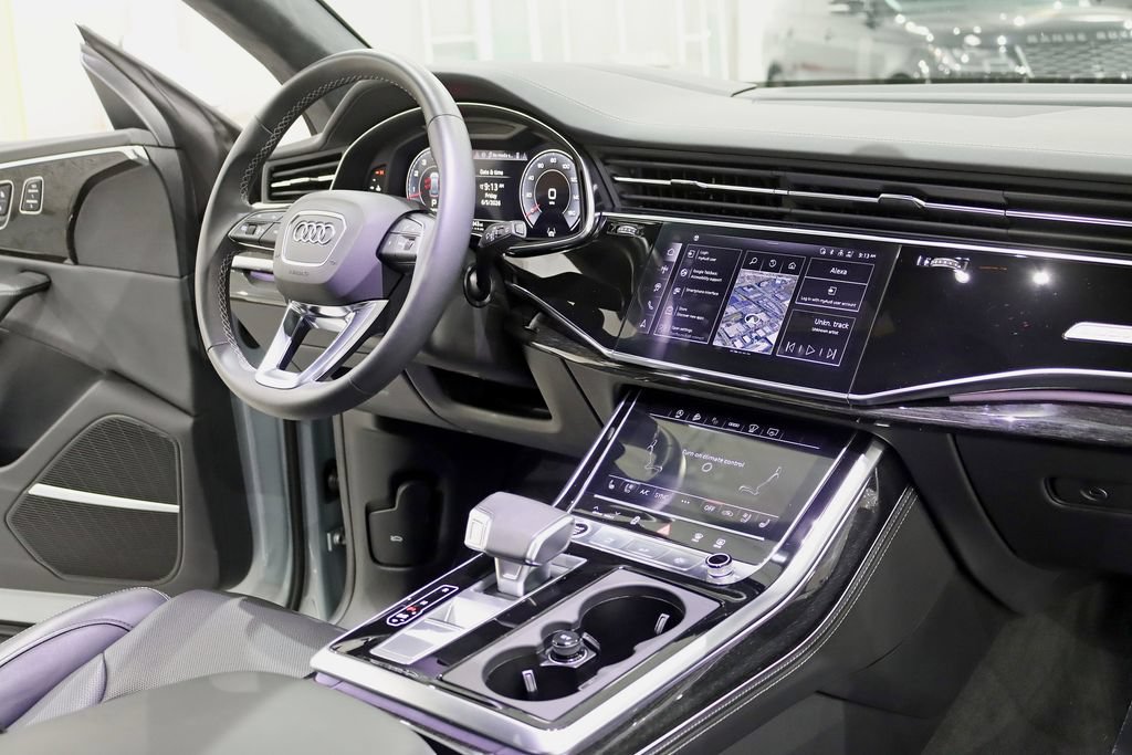 Used 2025 Audi Q8 Prestige AWD/4WD image 36