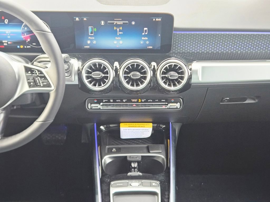 New 2026 Mercedes-Benz GLB 250 4MATIC image 14
