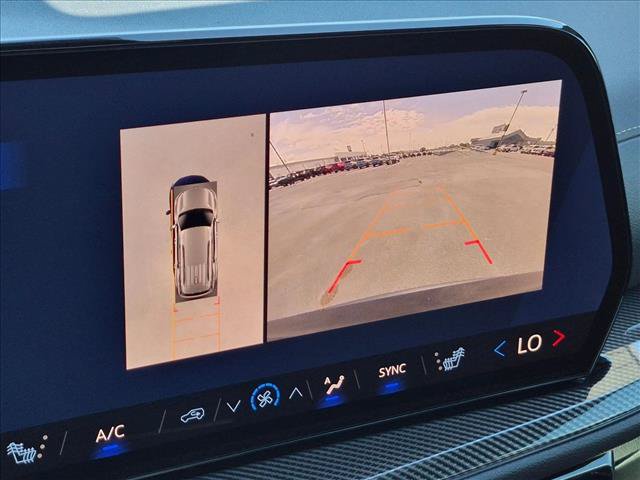 New 2027 Chevrolet Traverse Z71 w/ Enhanced Driving Package AWD/4WD image 11