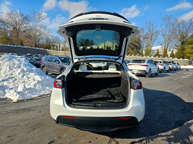 Used 2023 Tesla Model Y Long Range image 10