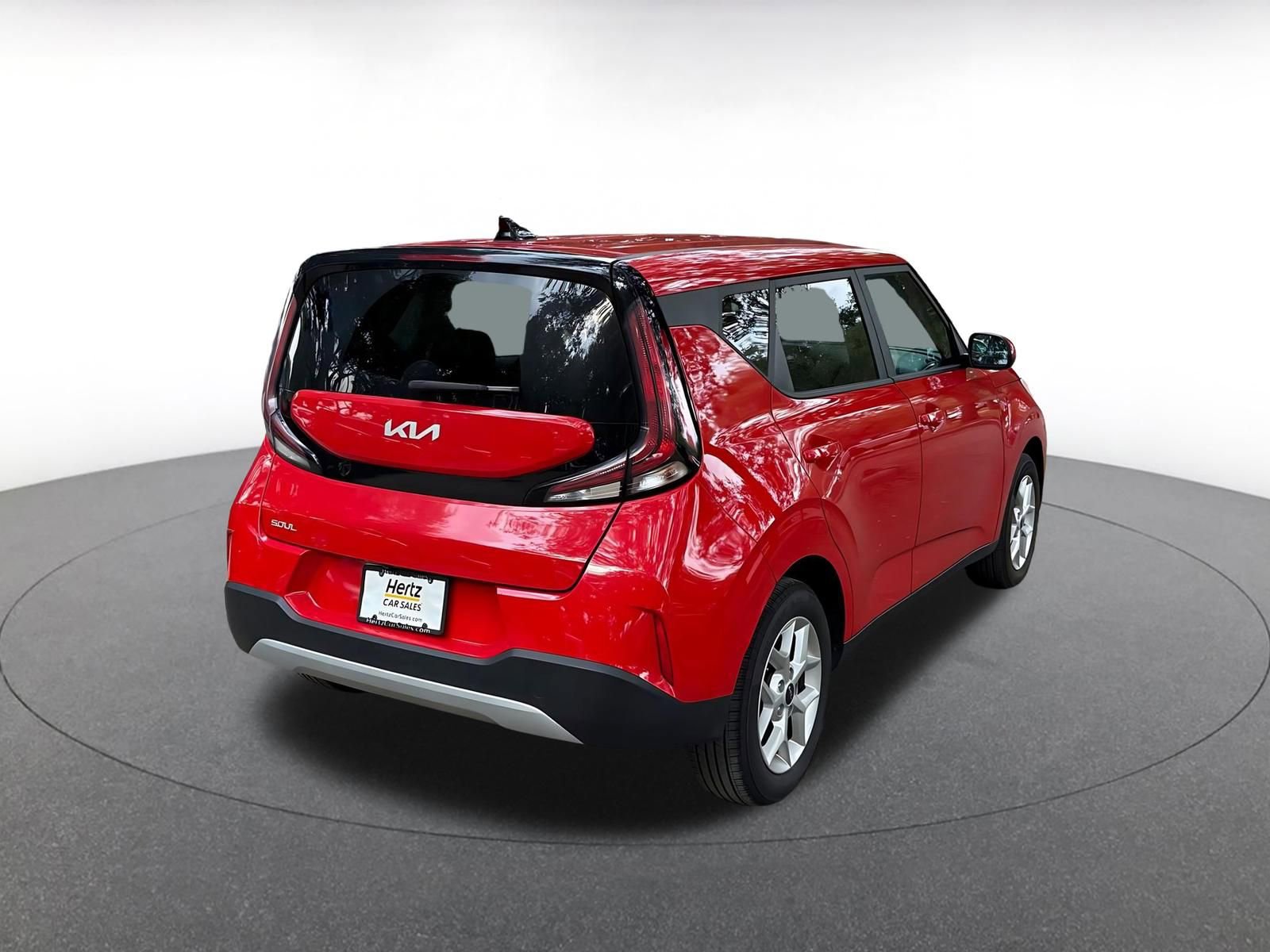 Used 2025 Kia Soul LX w/ LX Technology Package FWD image 7