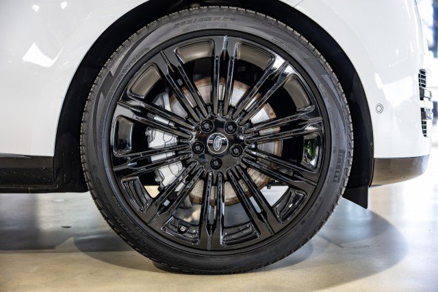 Used 2023 Land Rover Range Rover SE image 33