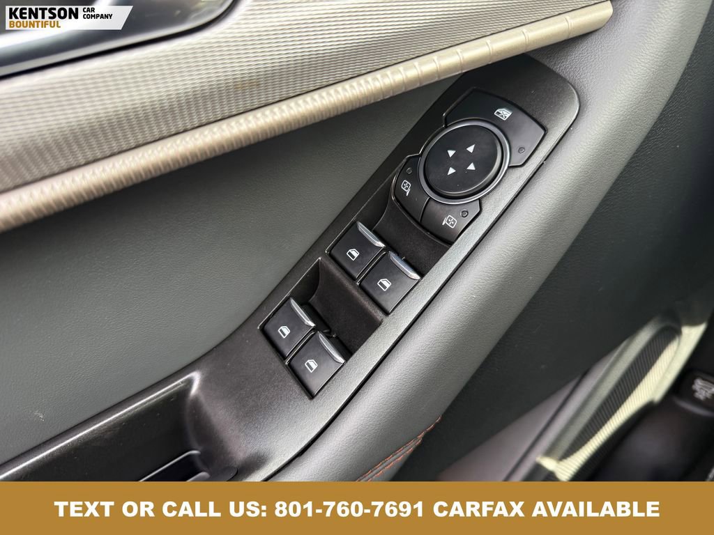 Used 2025 Ford Explorer Active AWD/4WD image 22