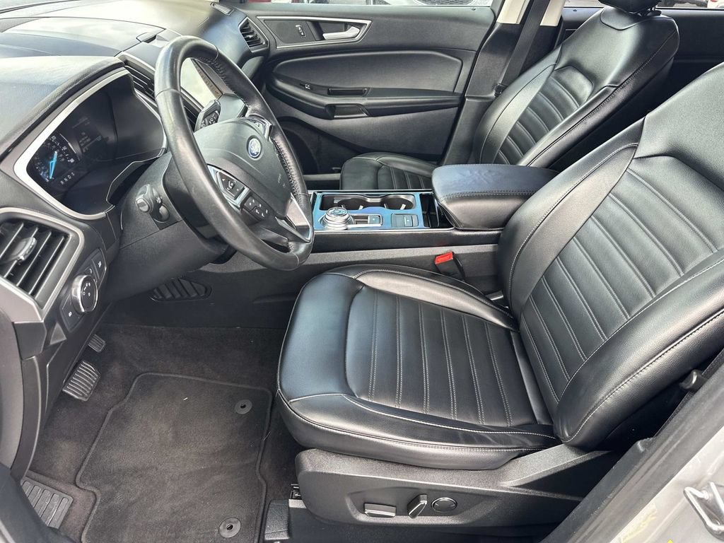 Used 2019 Ford Edge SEL w/ Equipment Group 201A FWD image 19