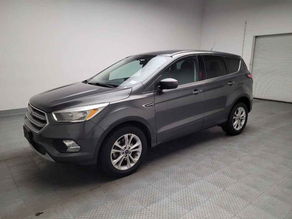 Used 2017 Ford Escape SE FWD image 2