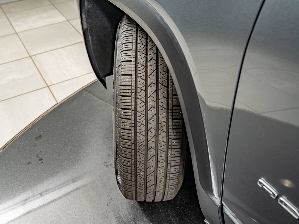 Used 2020 GMC Acadia SLT FWD image 41