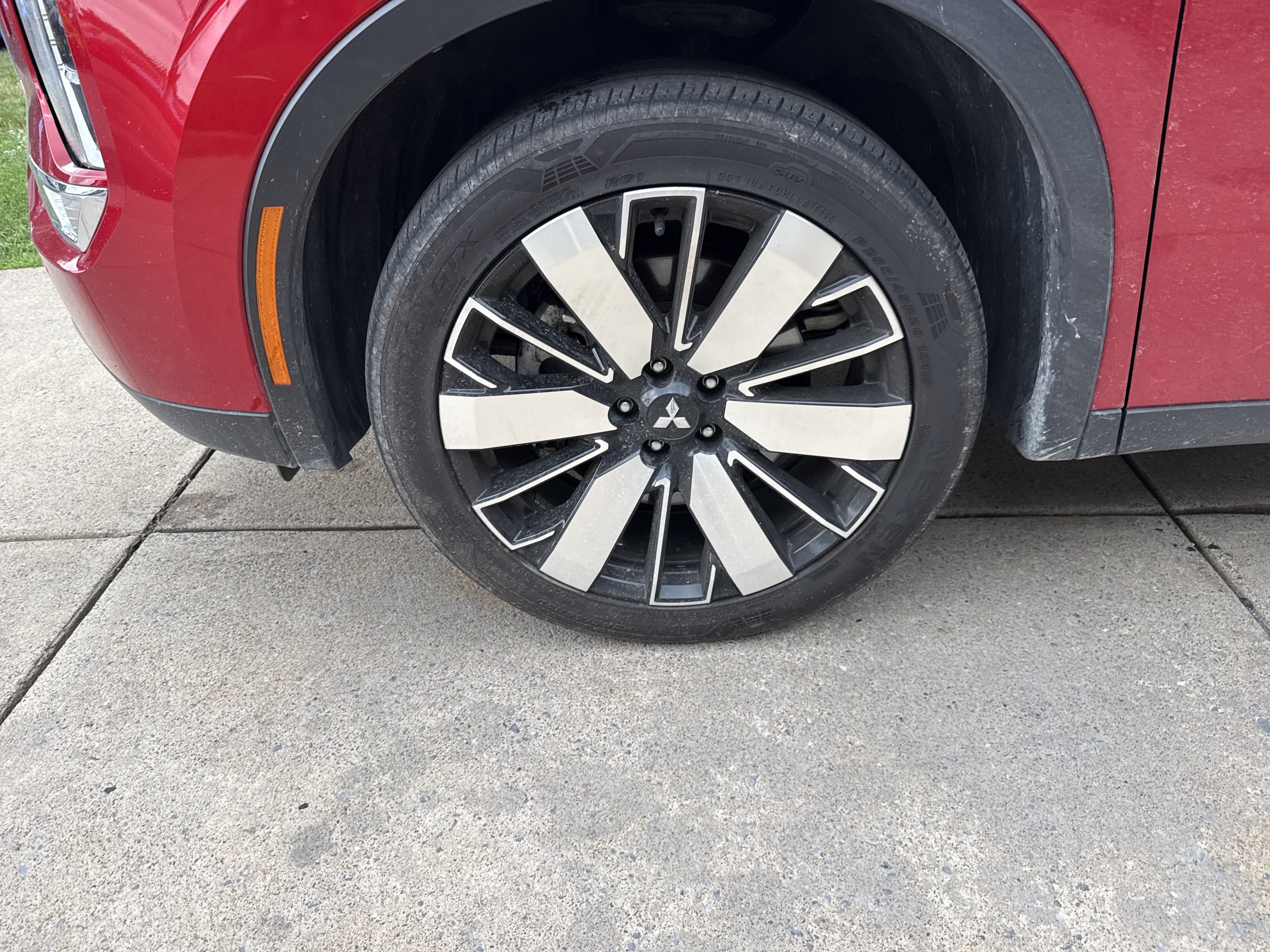 Used 2025 Mitsubishi Outlander SE AWD/4WD image 7