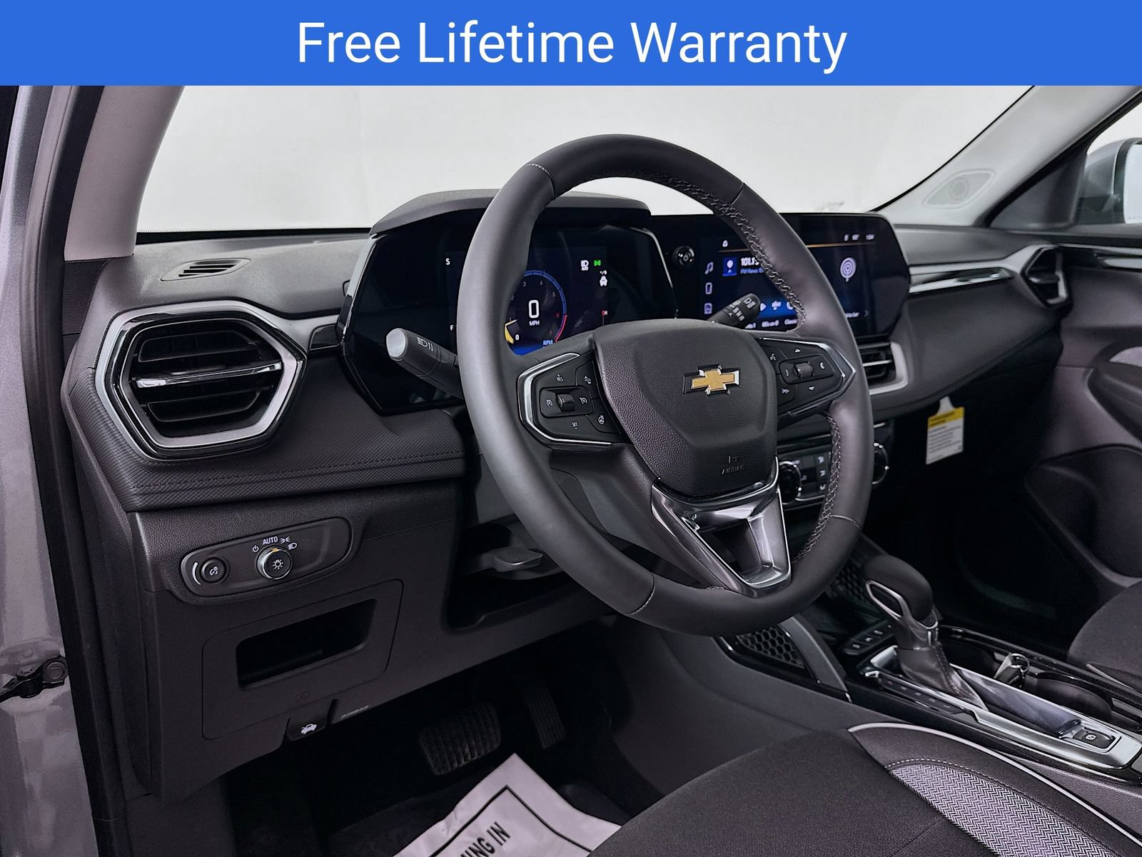 New 2026 Chevrolet TrailBlazer LT w/ Convenience Package AWD/4WD image 10