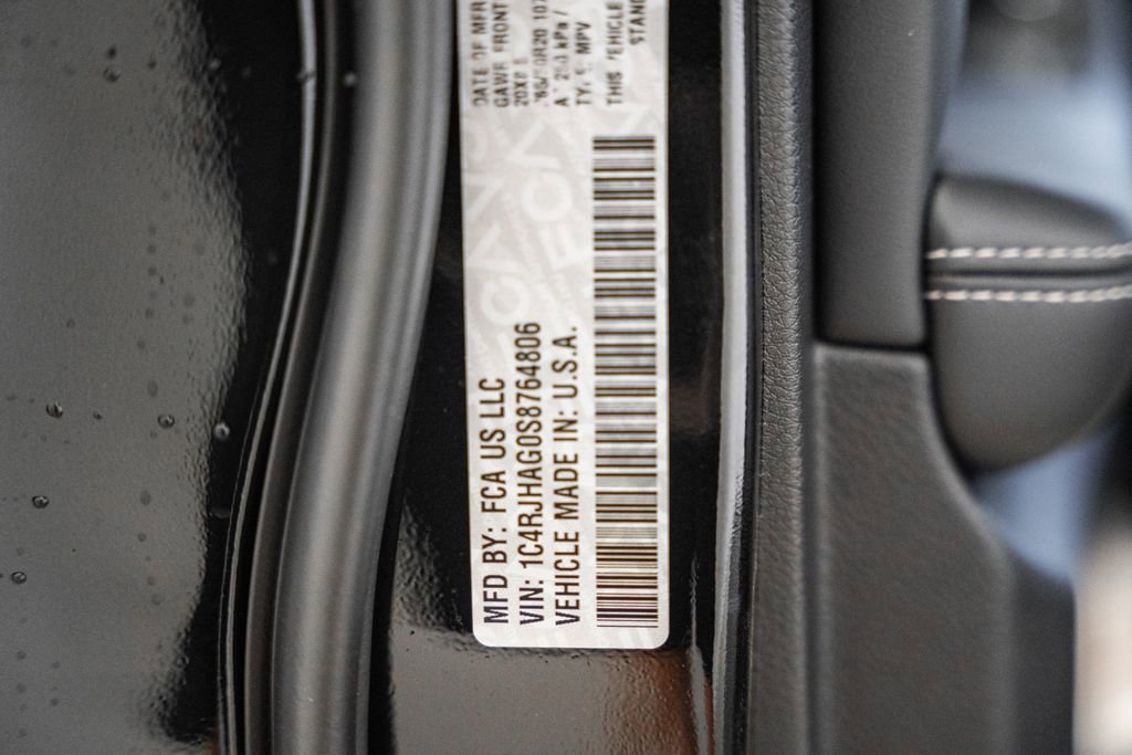 New 2025 Jeep Grand Cherokee 4WD image 38