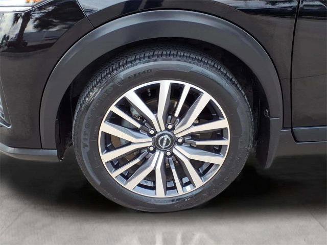 Certified 2024 Nissan Kicks SV image 9