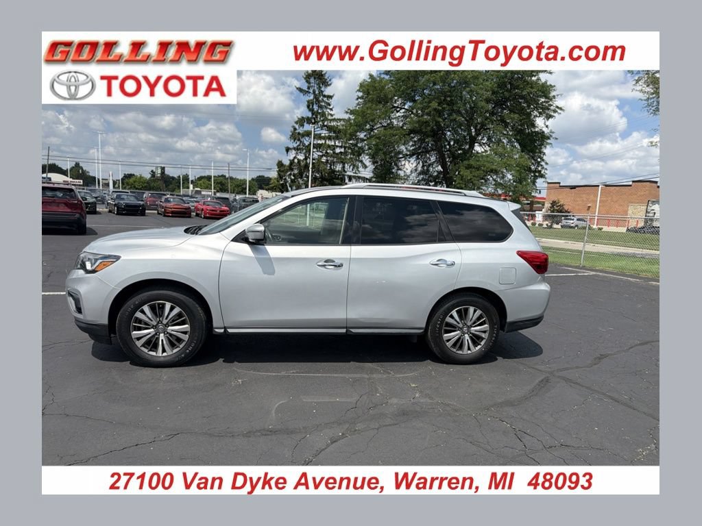 Used 2019 Nissan Pathfinder SL FWD video 1