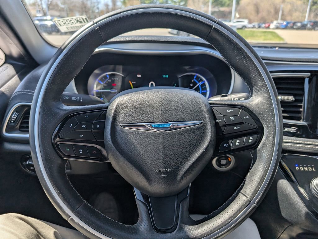 Used 2020 Chrysler Pacifica Limited w/ Advanced Safetytec Group FWD image 31