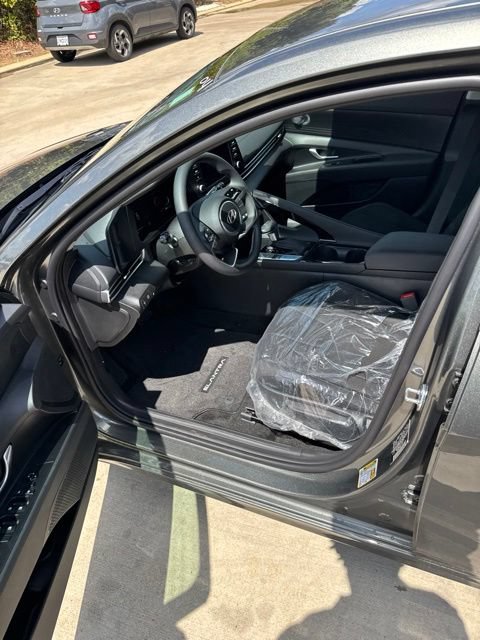 New 2026 Hyundai Elantra Hybrid FWD image 9