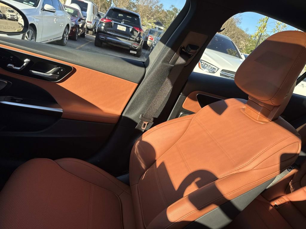 Used 2024 Mercedes-Benz C 300 Sedan image 16