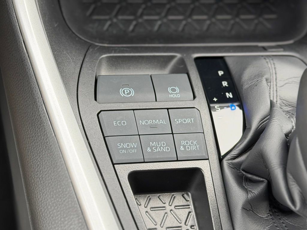 Used 2024 Toyota RAV4 XLE w/ Convenience Package image 20