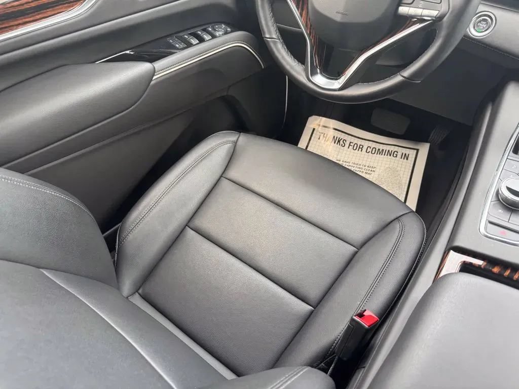 Used 2024 Cadillac Escalade Luxury AWD/4WD image 24