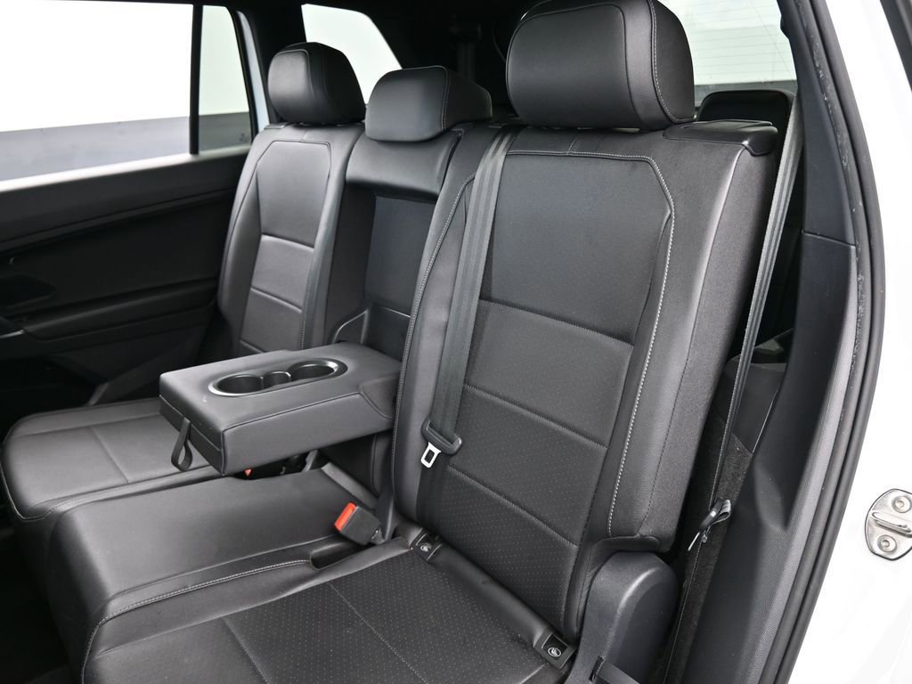 Used 2020 Volkswagen Tiguan SE R-Line image 30