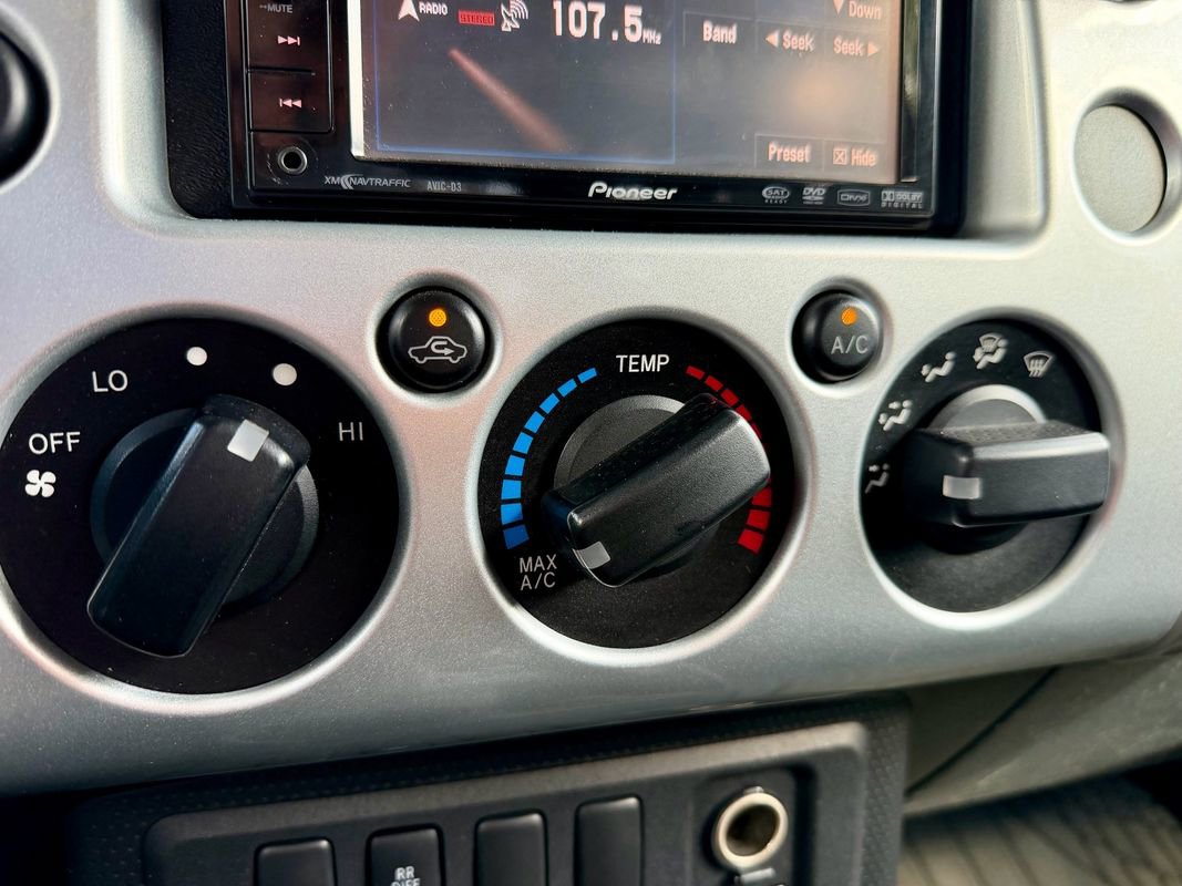 Used 2007 Toyota FJ Cruiser 4WD image 25