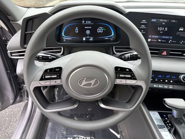 Certified 2025 Hyundai Elantra Hybrid w/ Cargo Package FWD image 23