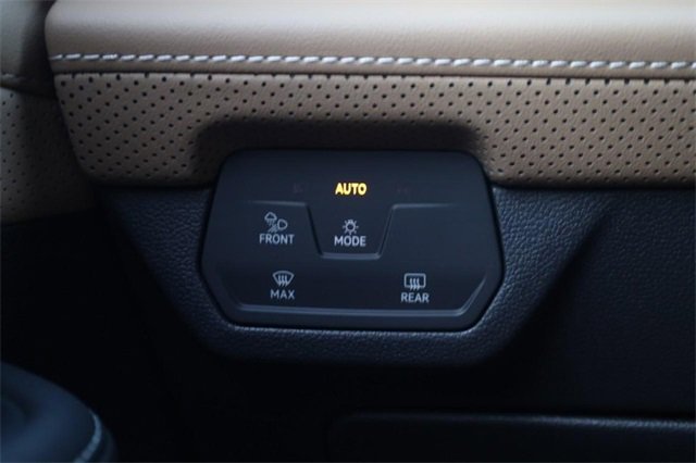 New 2026 Volkswagen Atlas Cross Sport SE image 18