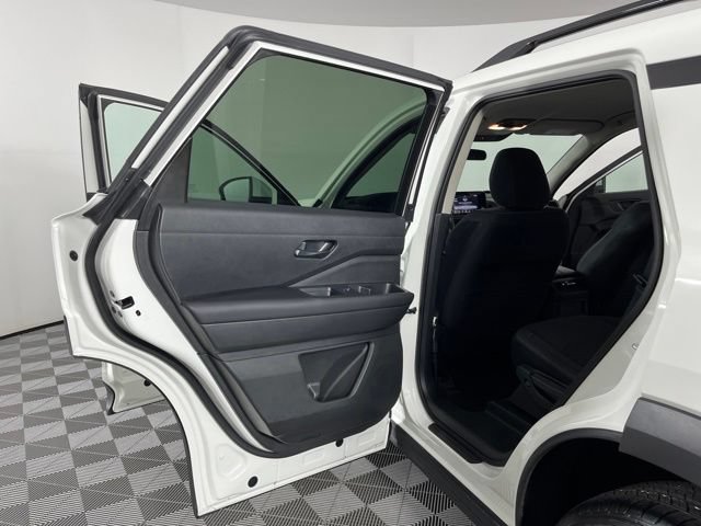 Used 2025 Nissan Pathfinder SV FWD image 42