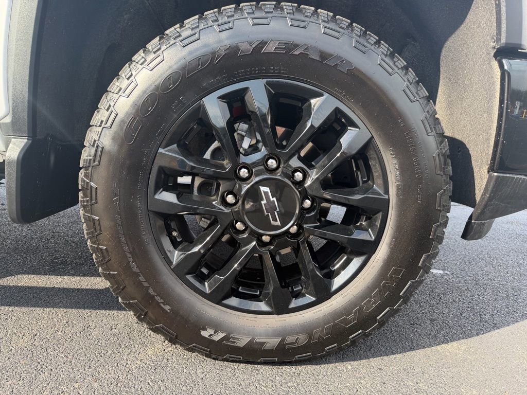 Used 2025 Chevrolet Silverado 2500 Custom w/ Custom Value Package image 44