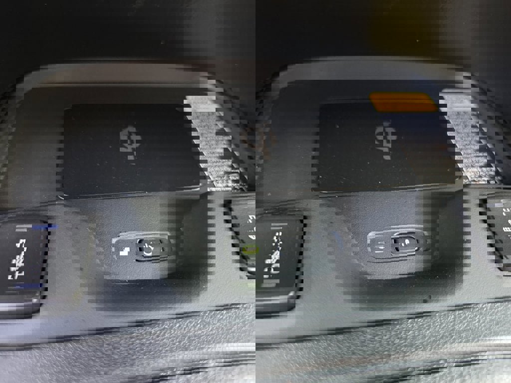 Used 2025 Toyota Corolla XLE image 27