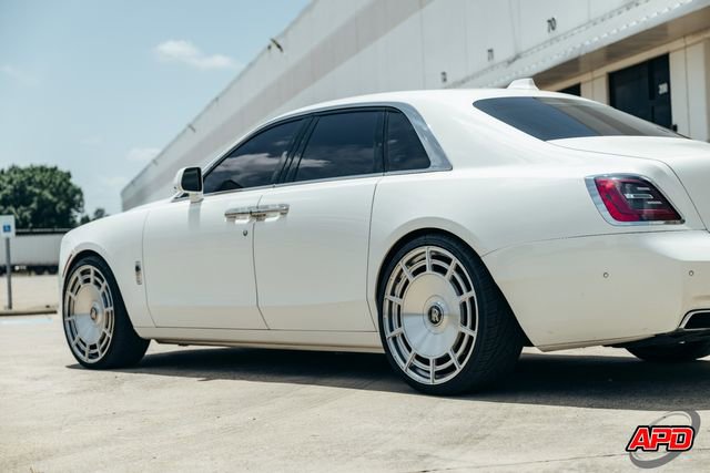 Used 2022 Rolls-Royce Ghost w/ Ghost Package image 40