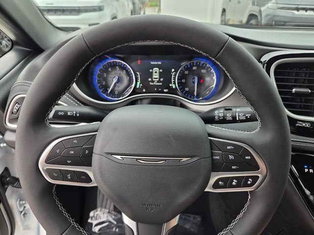 New 2027 Chrysler Pacifica Select w/ Family Tech Group FWD image 28