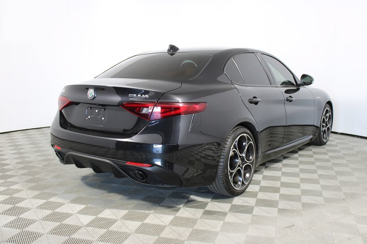 Used 2023 Alfa Romeo Giulia Veloce RWD image 43