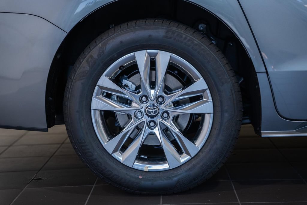 New 2026 Toyota Sienna XLE AWD/4WD image 17