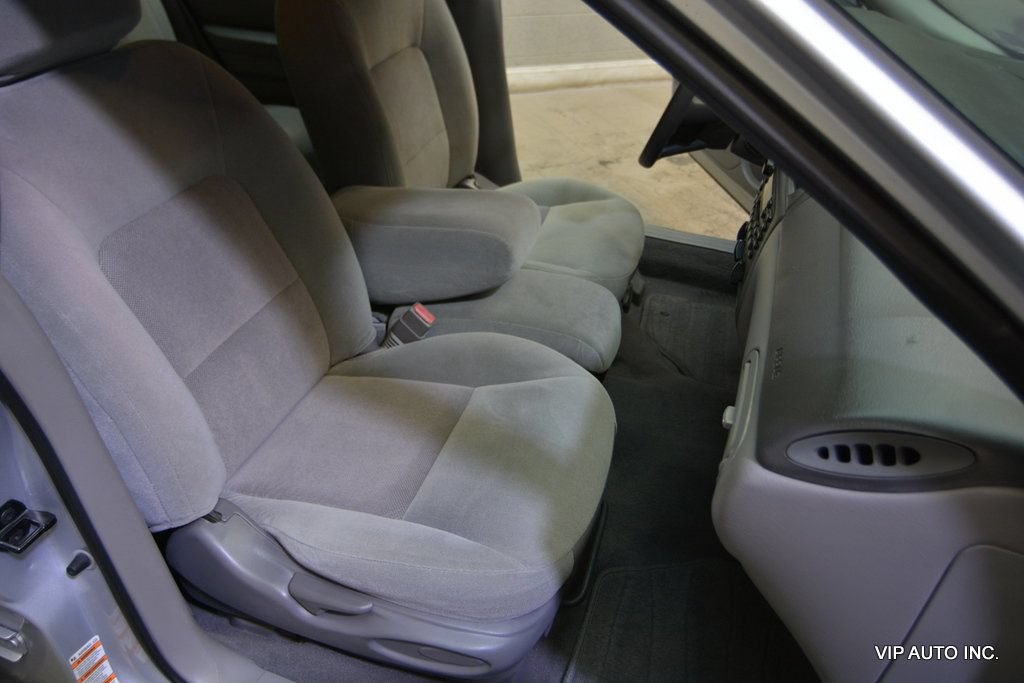 Used 2004 Mercury Sable GS FWD image 9