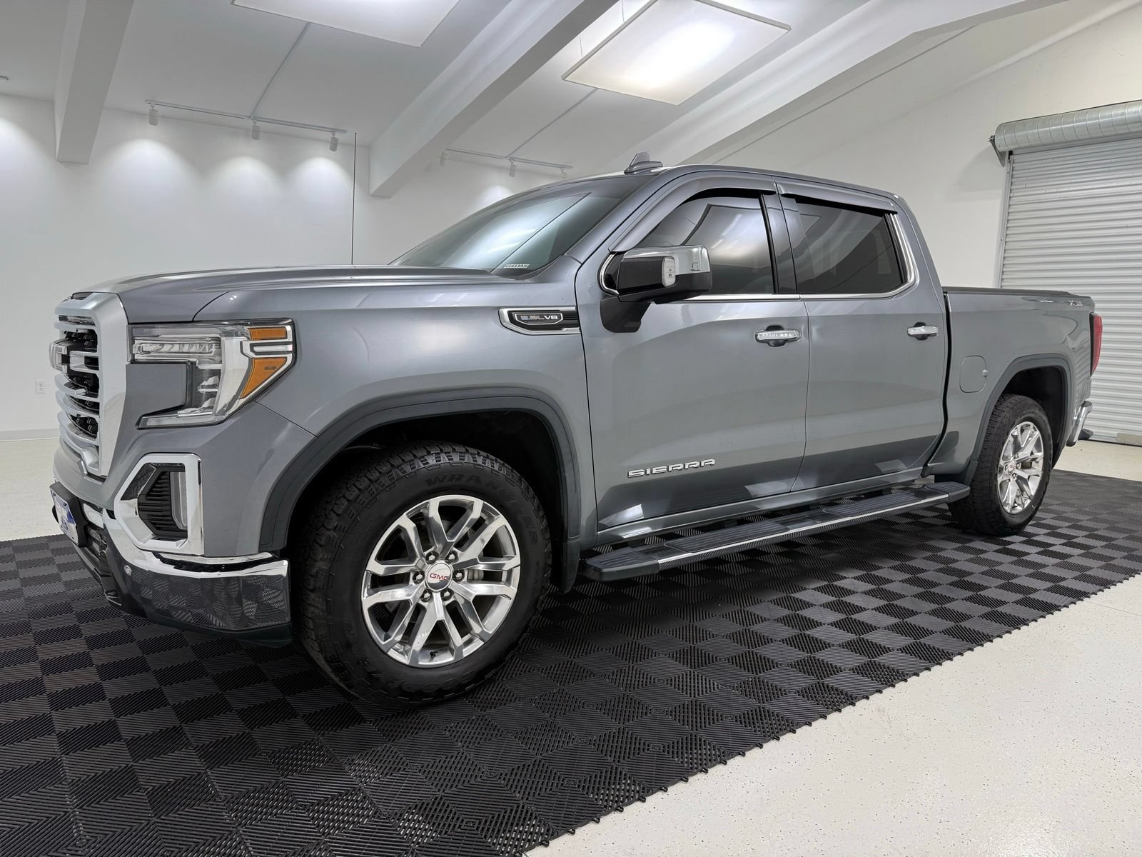 Used 2020 GMC Sierra 1500 SLT w/ SLT Premium Plus Package AWD/4WD image 3