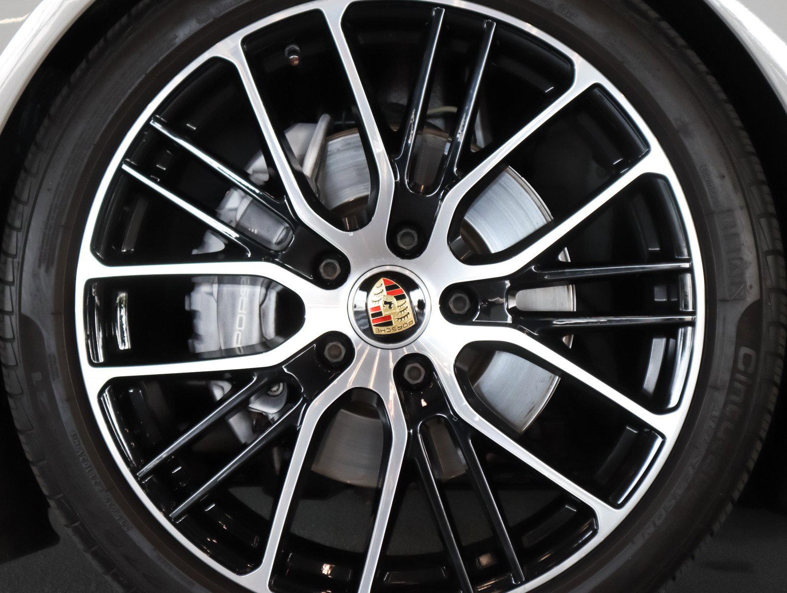 Certified 2023 Porsche Panamera Platinum Edition image 8