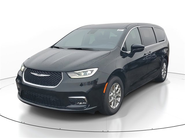 New 2026 Chrysler Pacifica Select image 2
