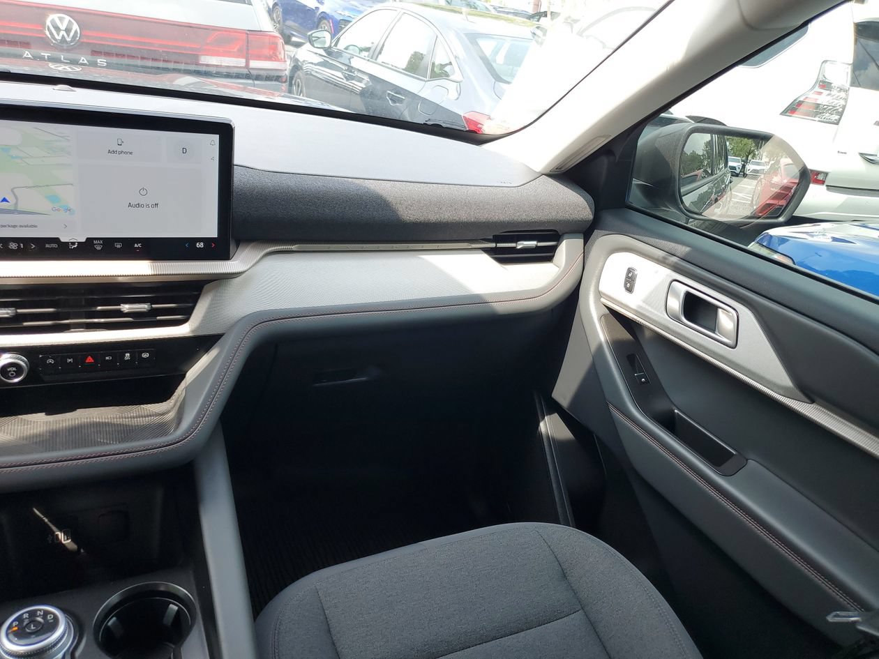 Used 2026 Ford Explorer Active RWD image 14