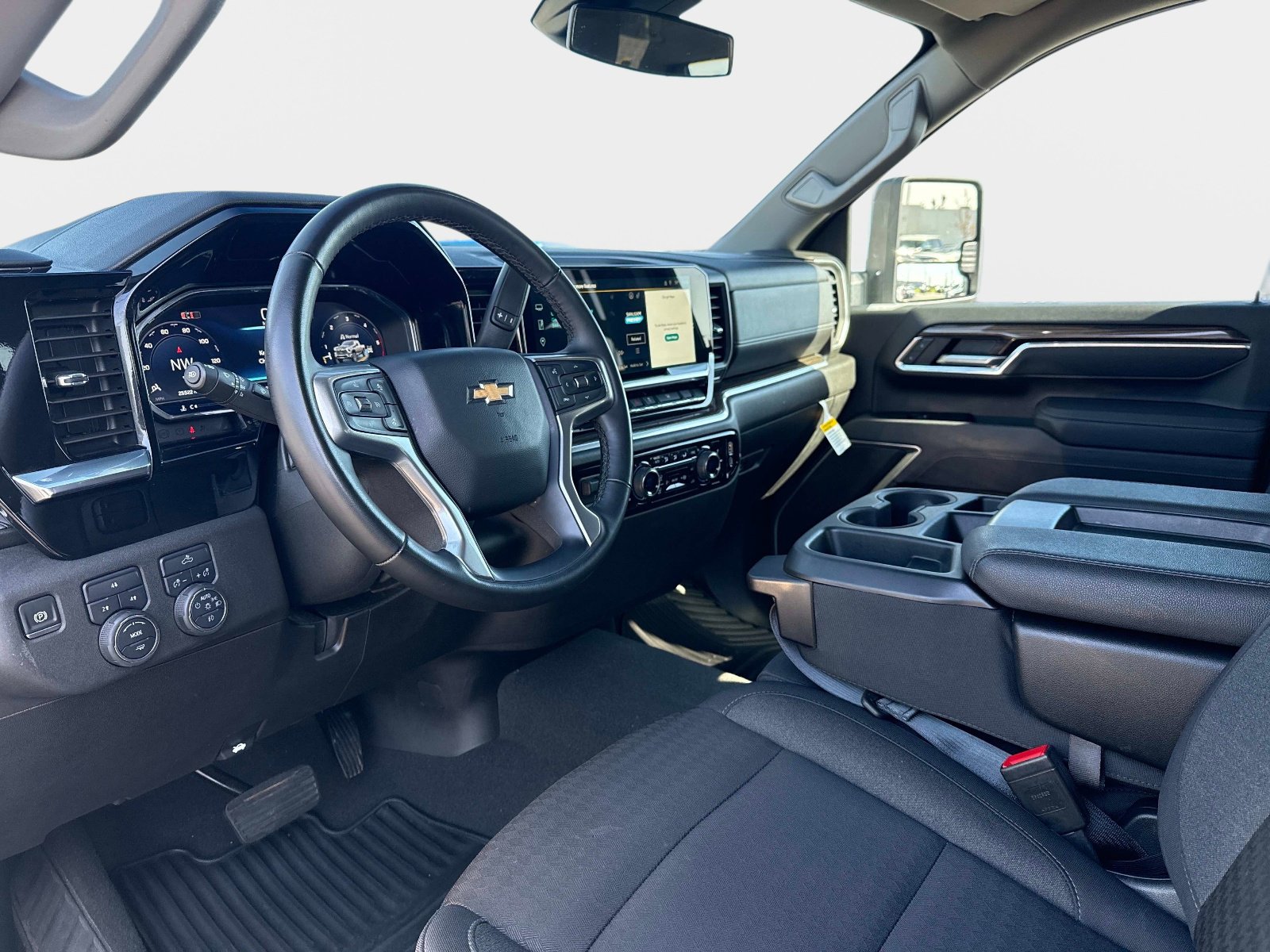 Used 2025 Chevrolet Silverado 2500 LT w/ Convenience Package AWD/4WD image 32