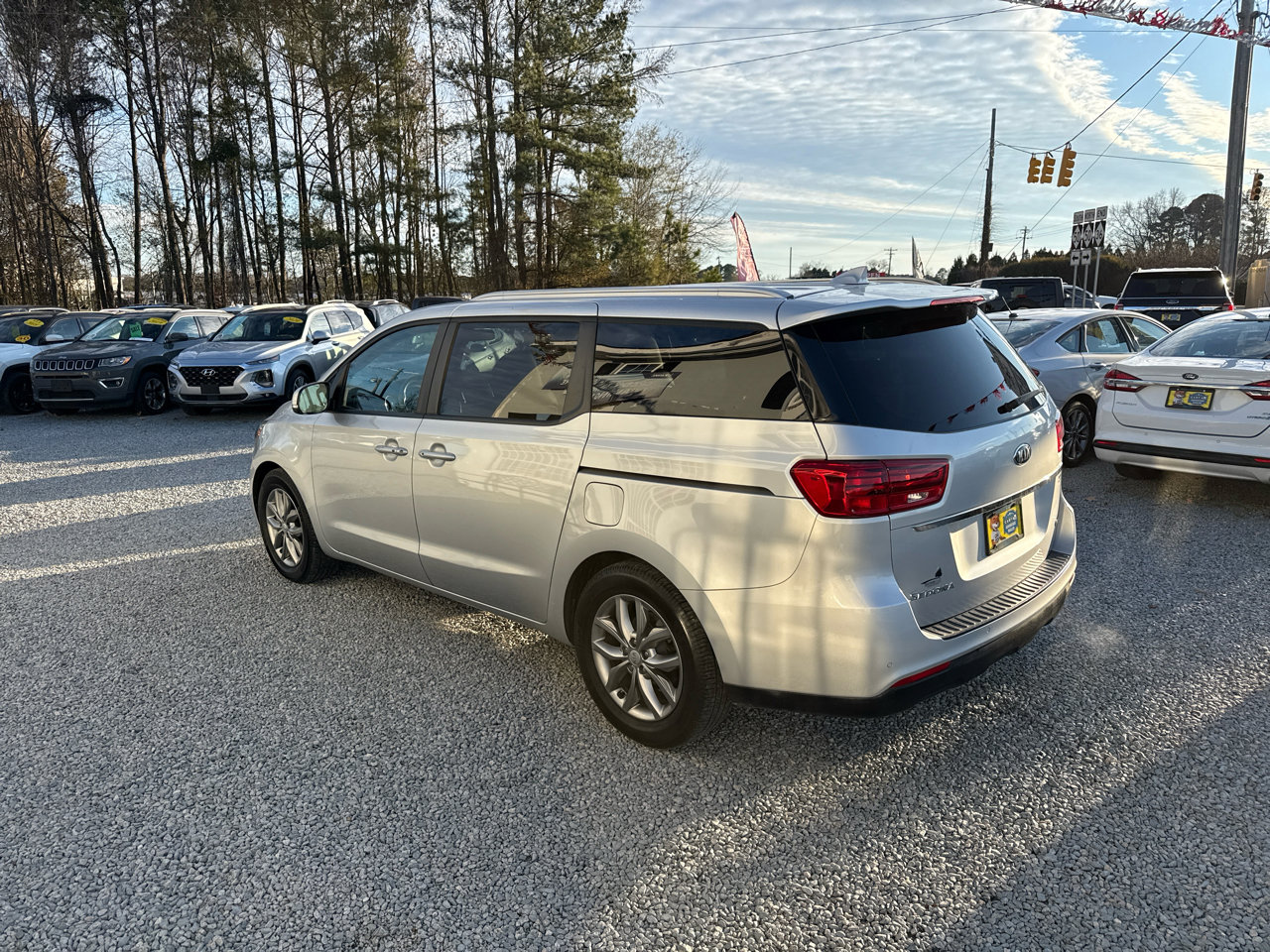 Used 2020 Kia Sedona EX image 3