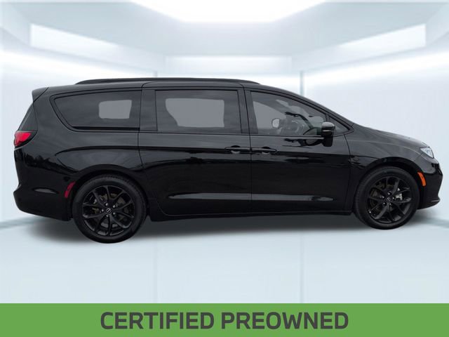 Used 2025 Chrysler Pacifica Limited image 7