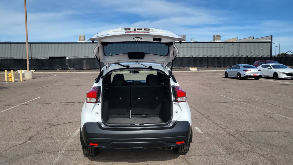 Used 2019 Nissan Kicks S image 12