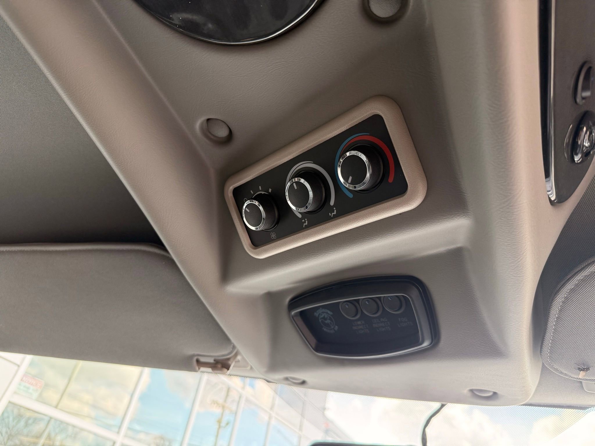 Used 2023 Chevrolet Express 2500 Extended image 28