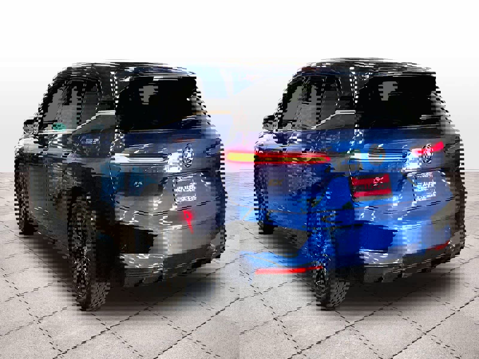 Used 2025 BMW iX xDrive50 image 14