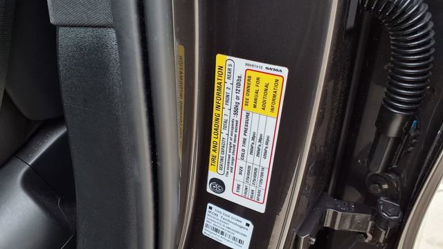 Certified 2024 Volvo XC90 B6 Plus image 33
