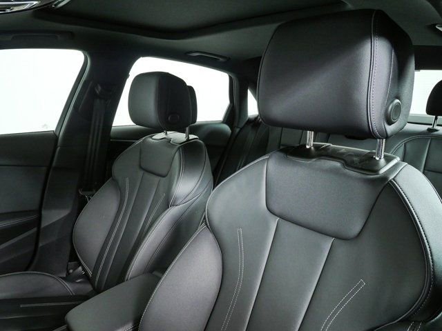 Used 2023 Audi A4 2.0T Premium Plus w/ Premium Plus Package AWD/4WD image 5