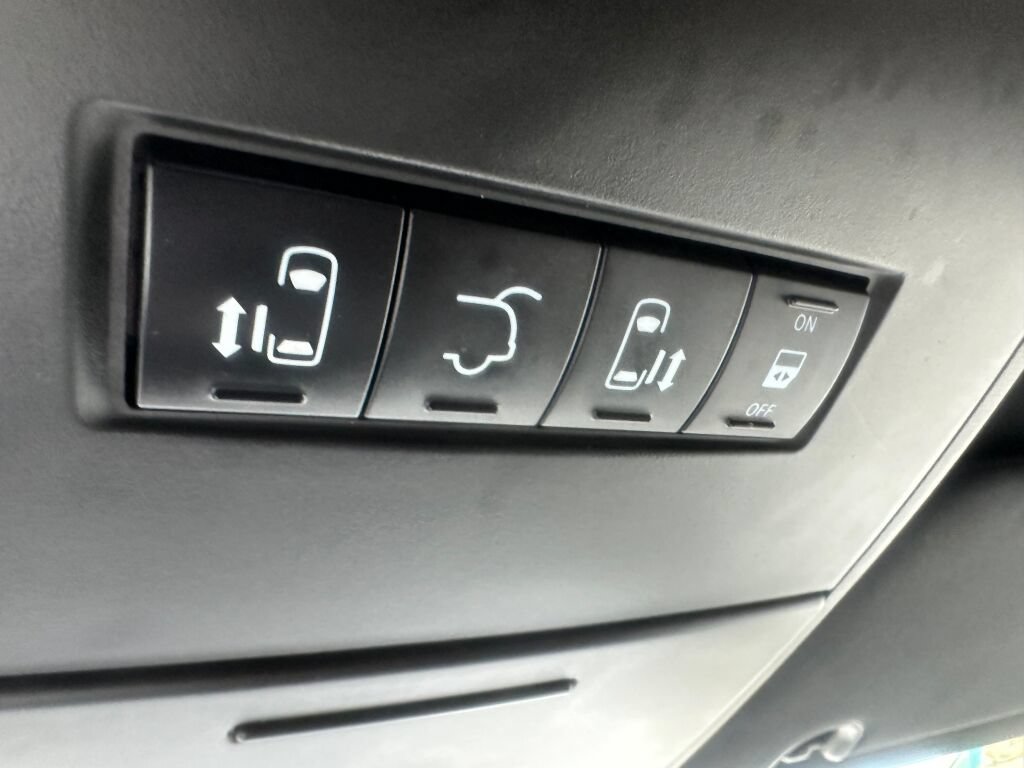 Used 2016 Dodge Grand Caravan R/T FWD image 19