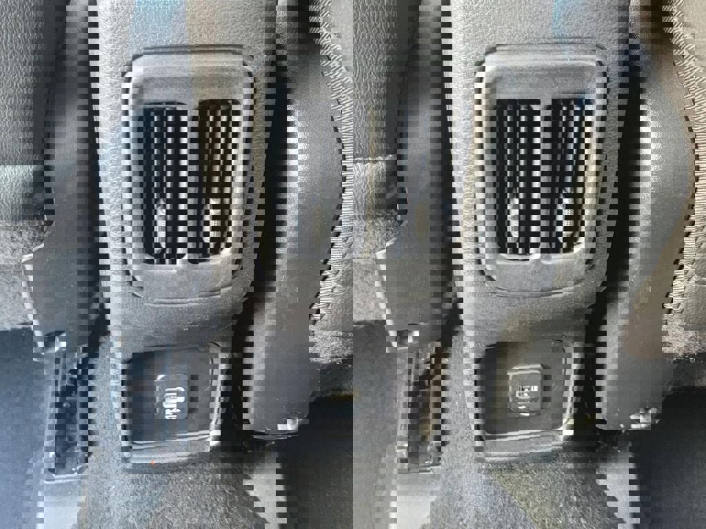 Used 2020 Jeep Compass Latitude image 24