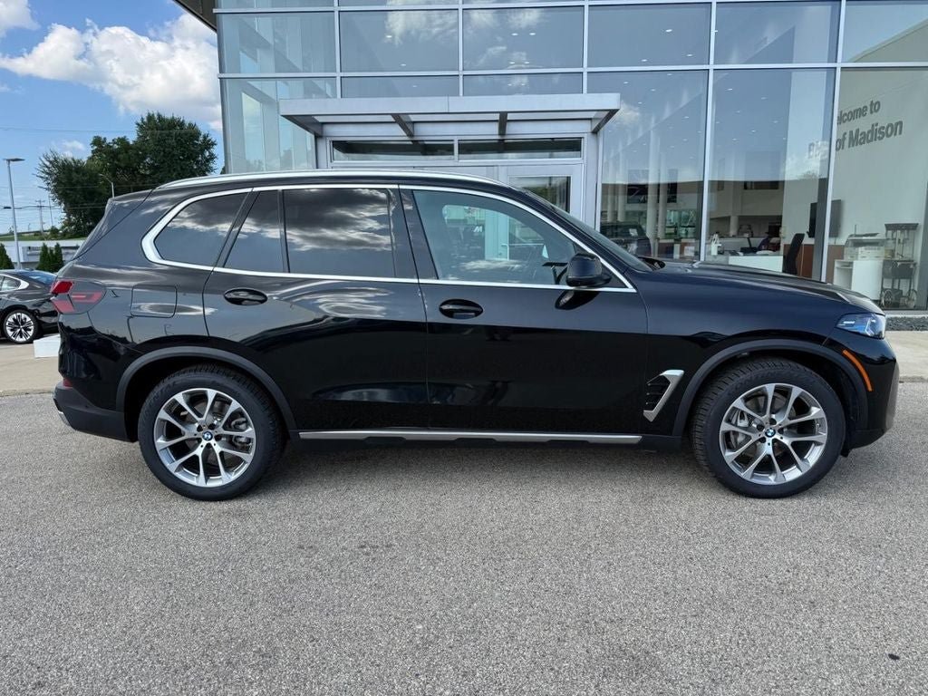 Used 2024 BMW X5 xDrive40i w/ Premium Package AWD/4WD image 2